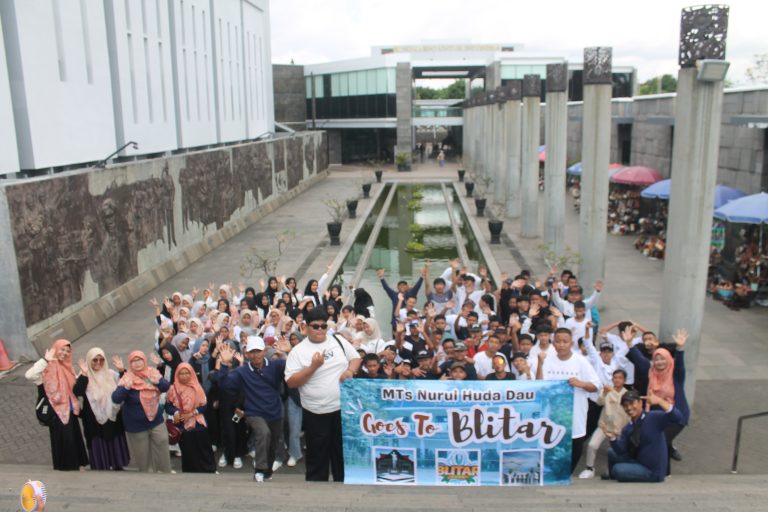 Outing Class MTs Nurul Huda Dau 2025: Menelusuri Jejak Sejarah & Wisata Edukatif di Blitar